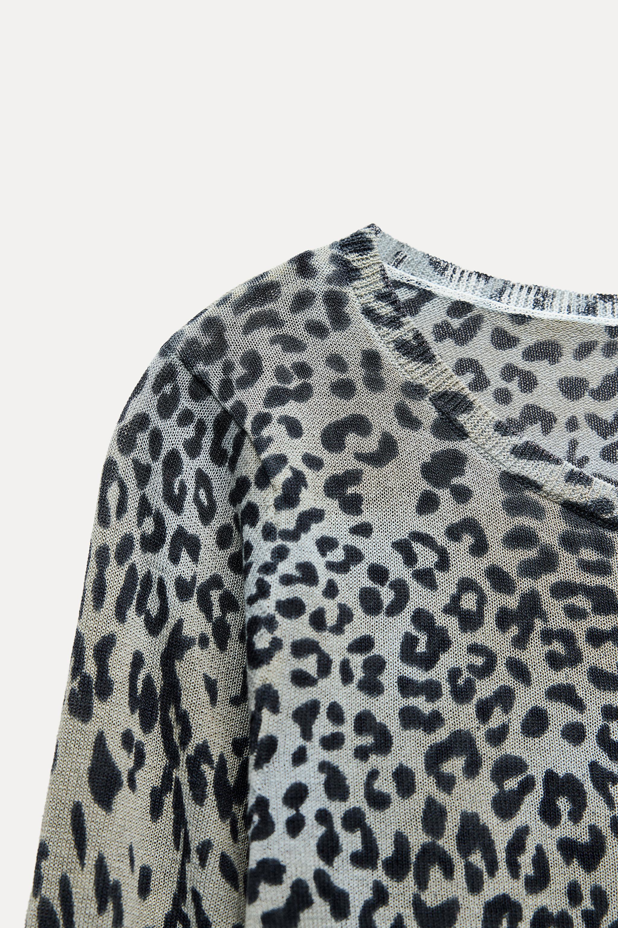 ANIMAL PRINT KNIT TOP Product Image