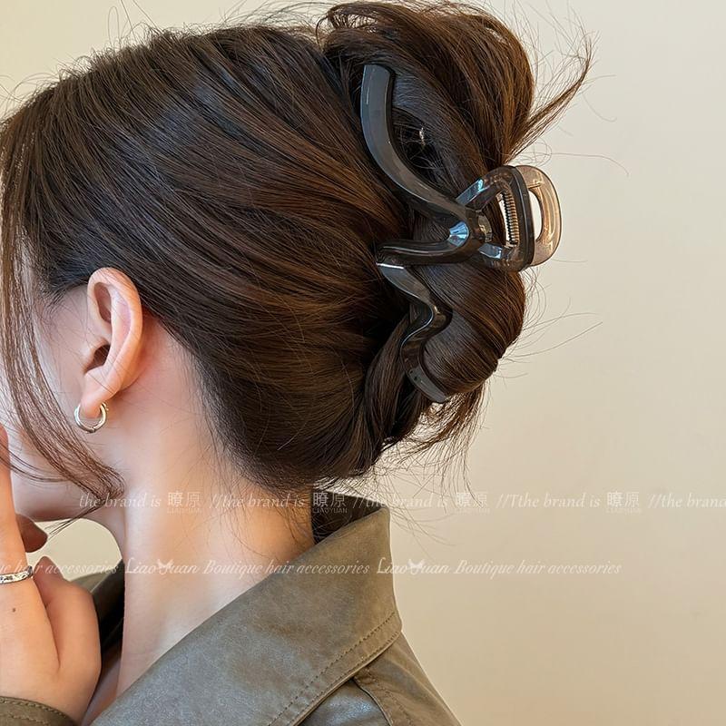 Wavy Acrylic Hair Claw Clip Product Image