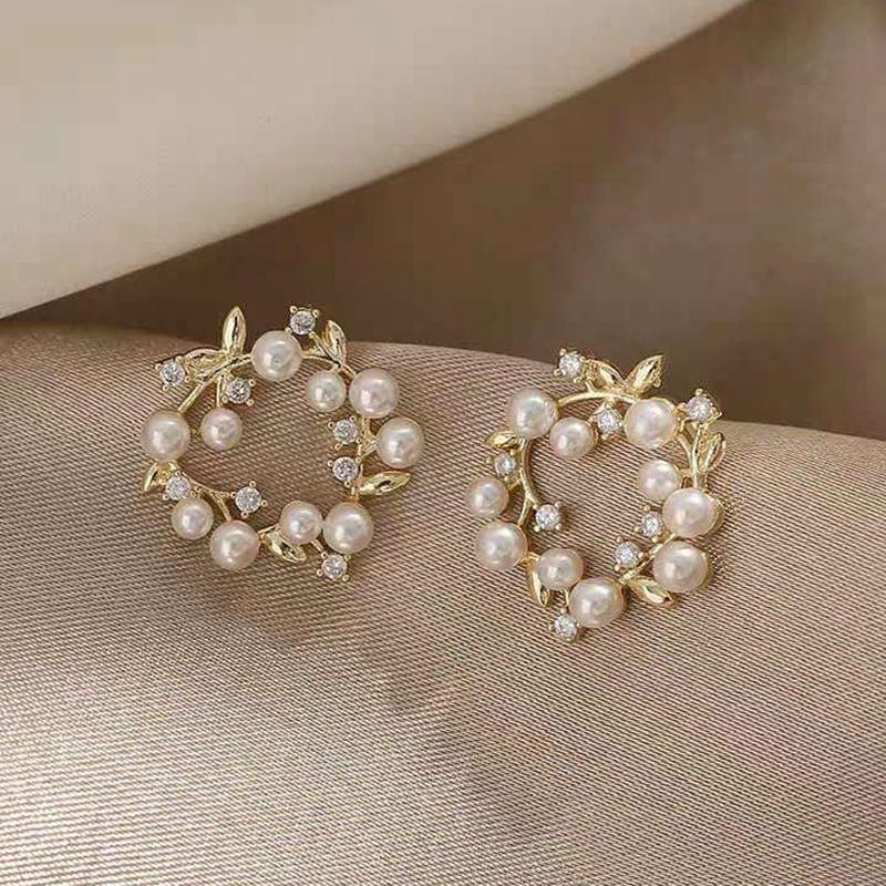 Faux Pearl Rhinestone Ear Stud Product Image