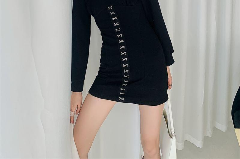 Long-Sleeve Contrast Collar Hook And Eye Mini Sheath Dress Product Image