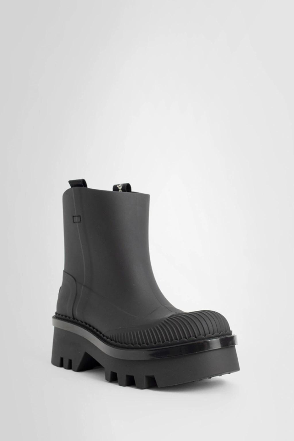 Woman Black Boots Product Image