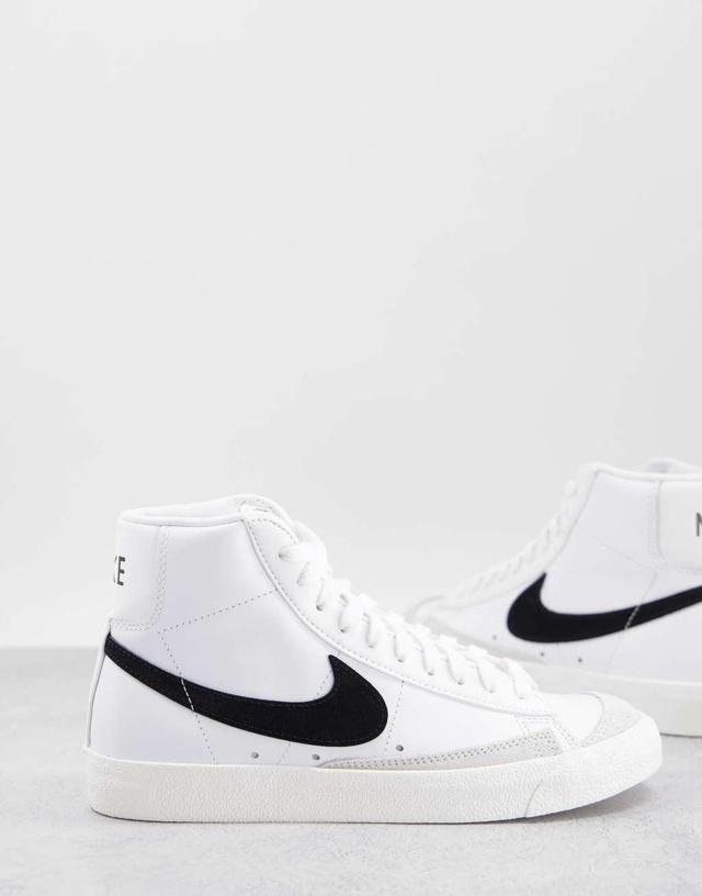 Nike Women's Blazer Mid '77 Shoes Product Image