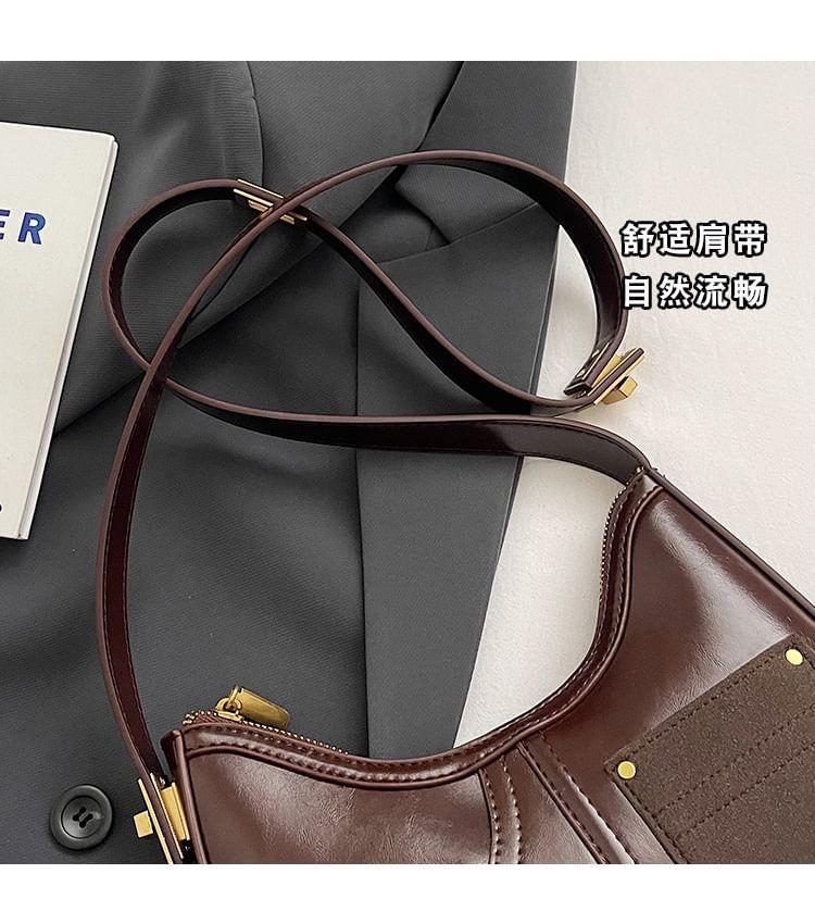 Plain Faux Leather Crossbody Bag Product Image