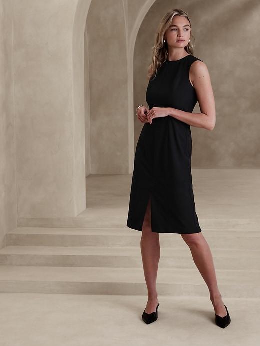 Basic Knee-Length Sheath Dress Product Image