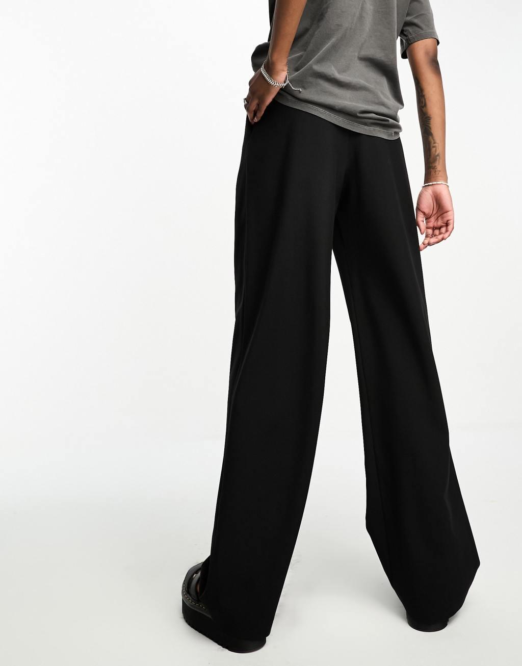 ASOS DESIGN Tall tailored wide leg pants with pleat detail in black Product Image