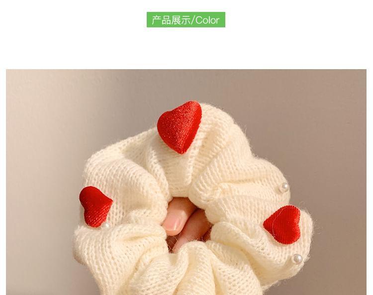 Heart Knit Hair Scrunchie Product Image