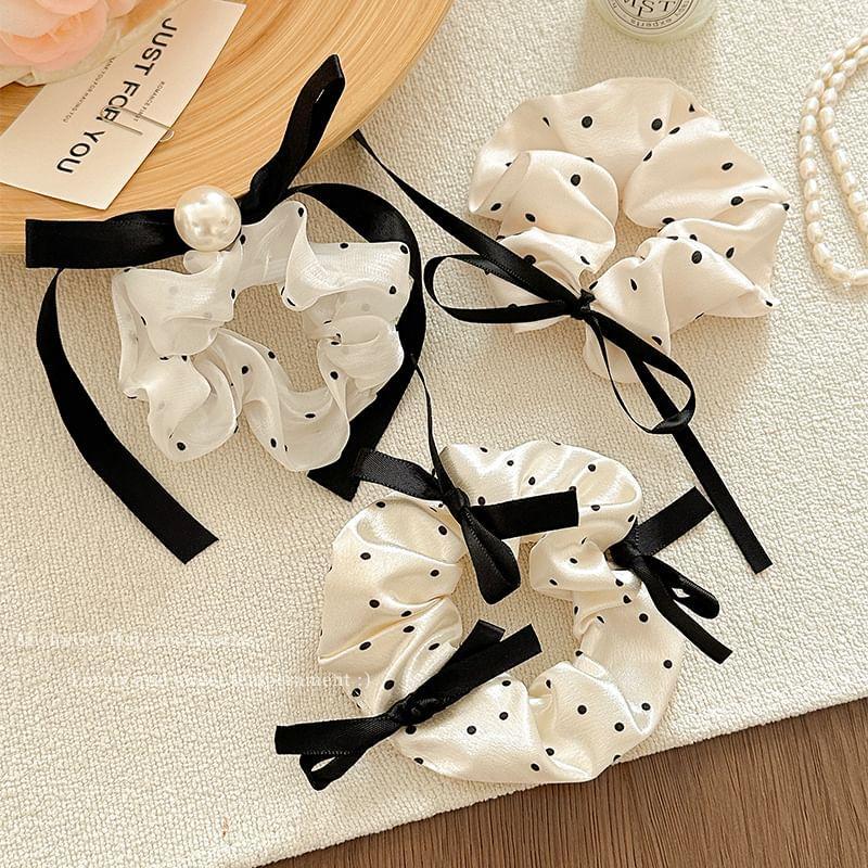 Polka Dot Scrunchie Product Image