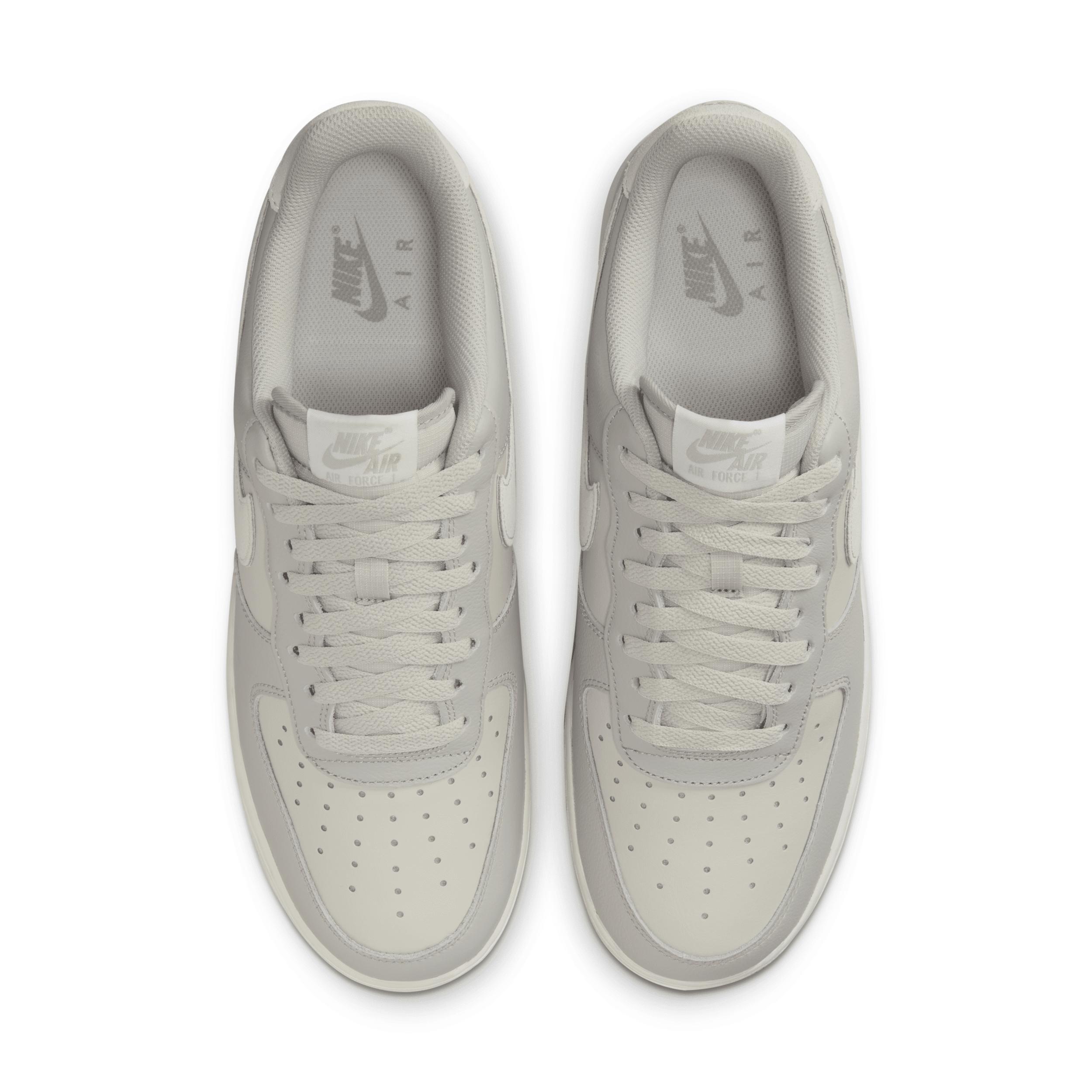 Nike Men's Air Force 1 '07 LV8 Shoes Product Image