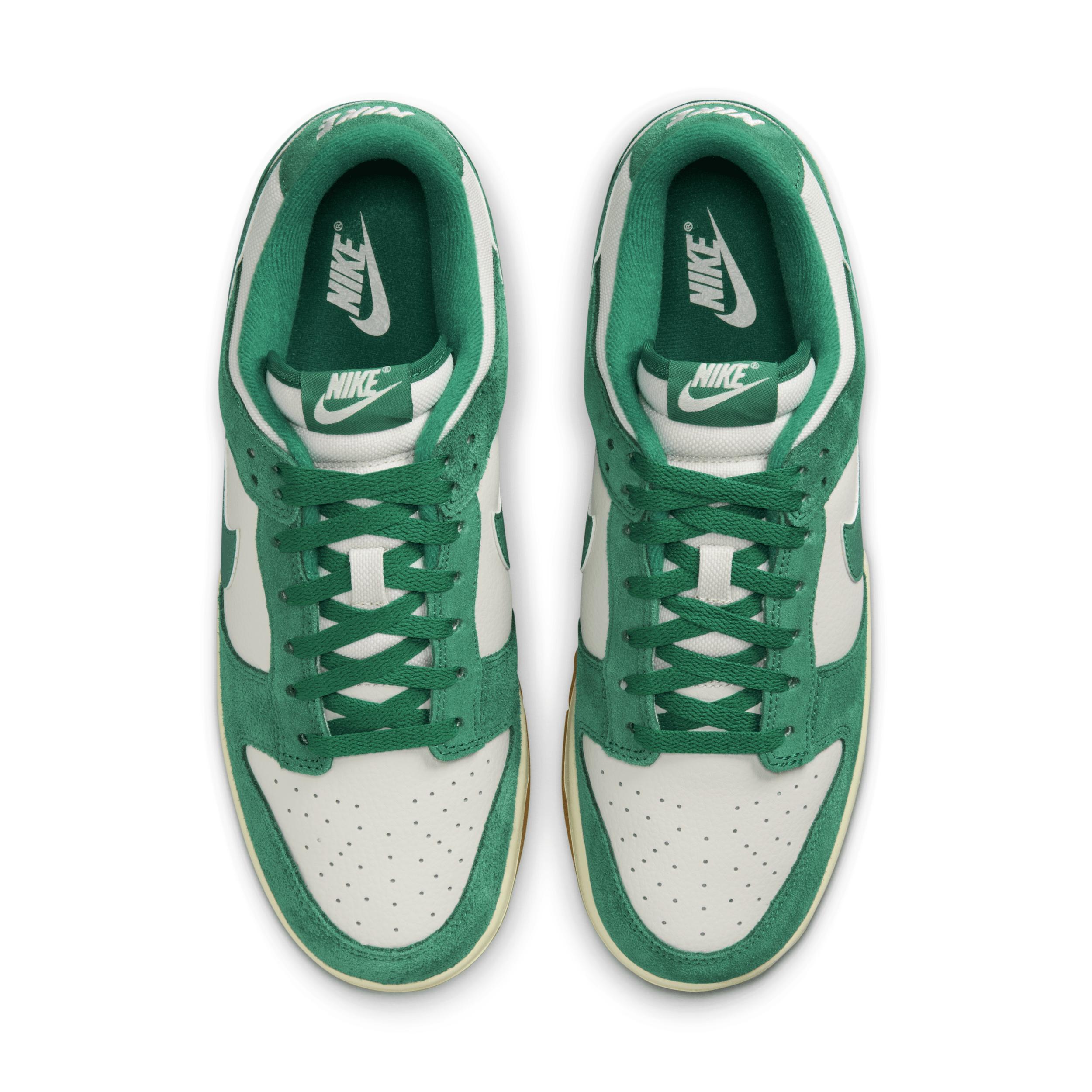 Nike Men's Dunk Low SE Shoes Product Image