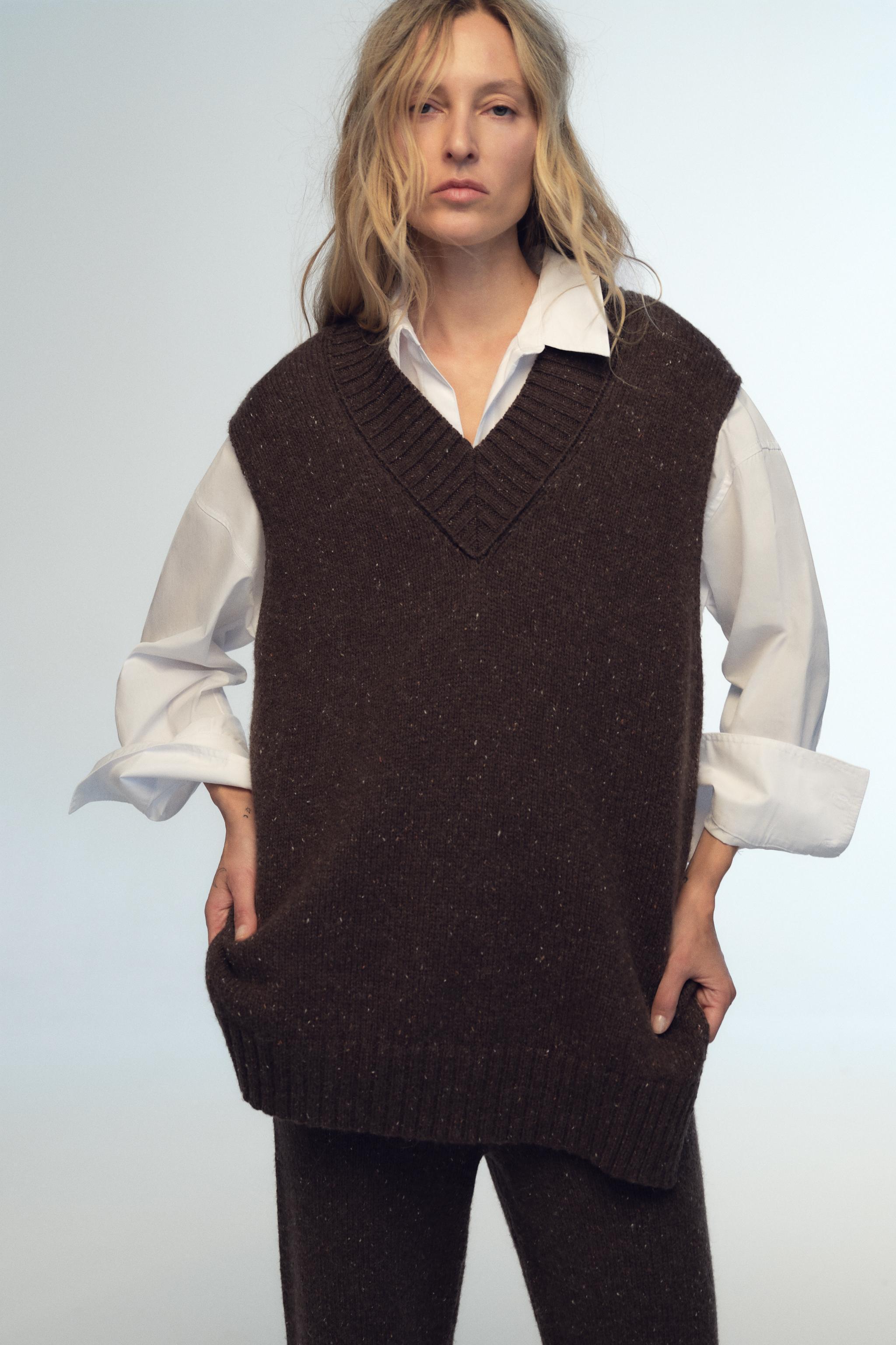 V-NECK KNIT SWEATER VEST Product Image