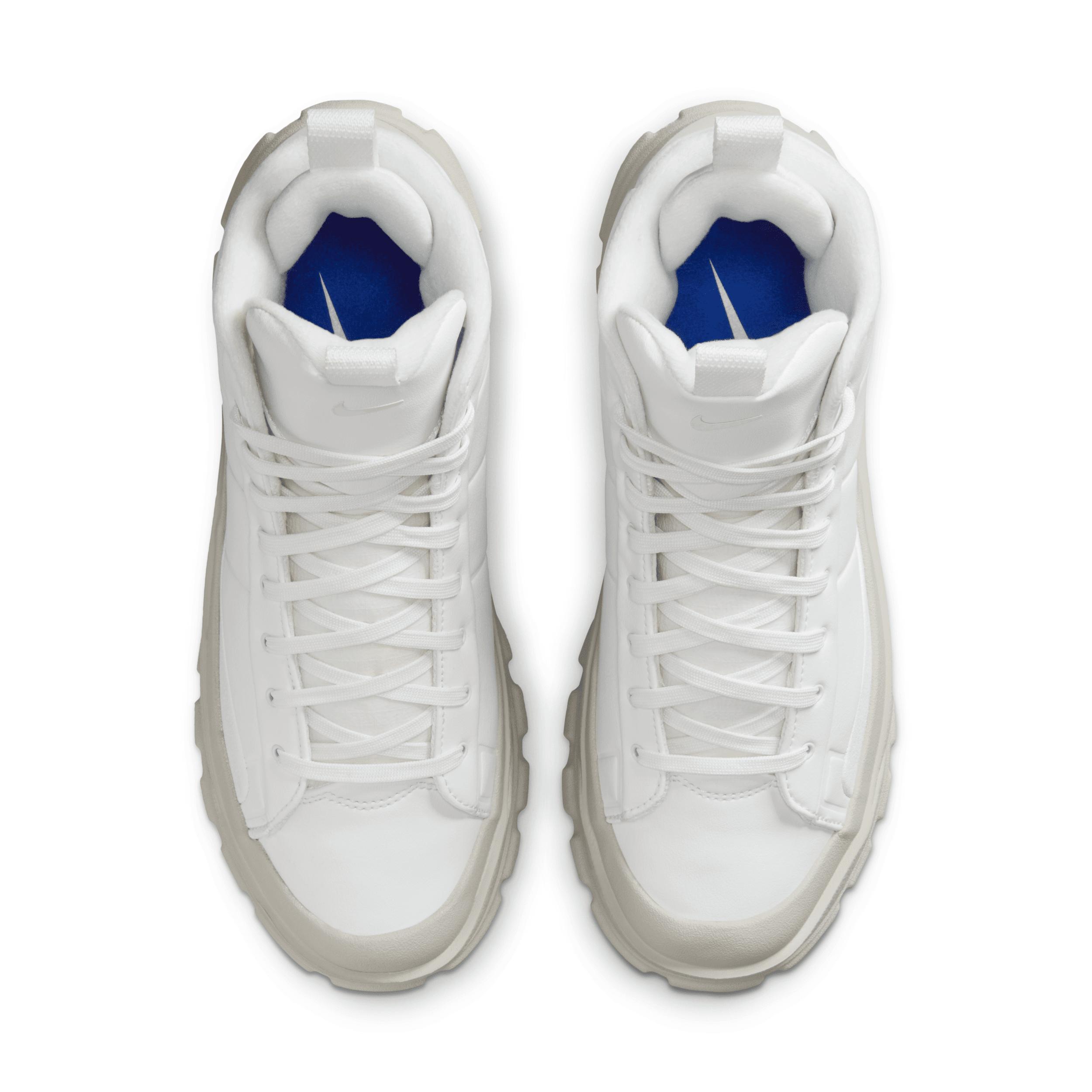 Nike Women's Blazer Roam Mid Winterized Shoes Product Image