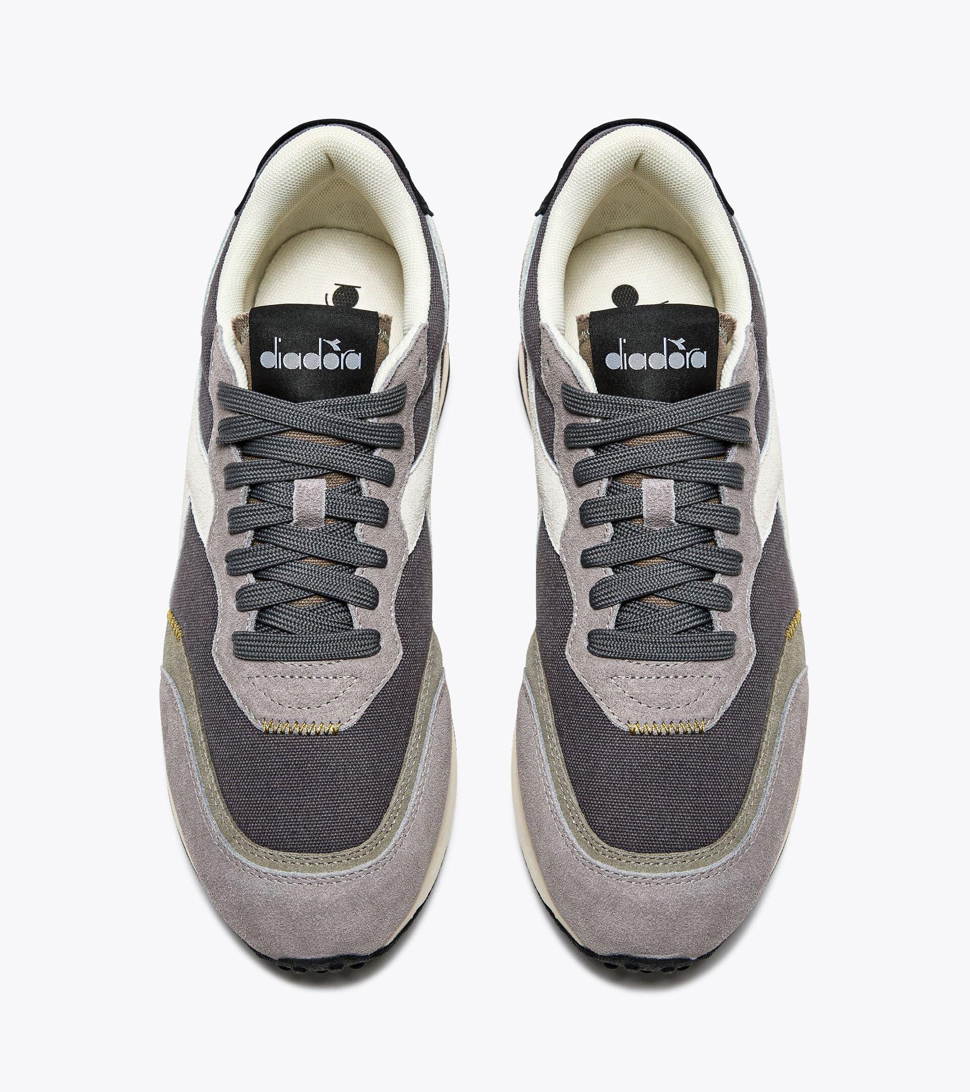 RACE SUEDE SW Product Image