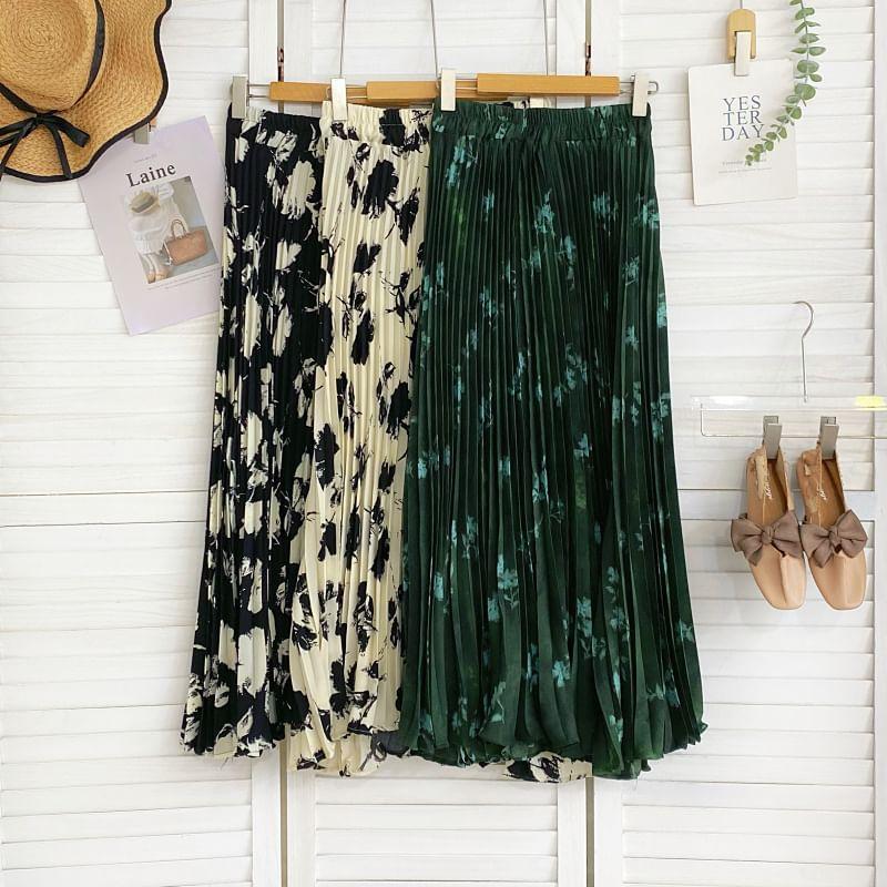 High Rise Floral Print Pleated Maxi A-Line Skirt Product Image