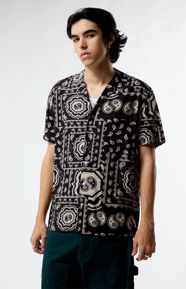 Men's Zen Paisley Woven Camp Shirt Product Image