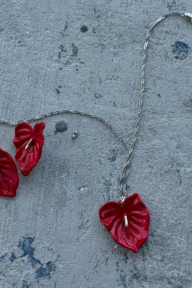 Flower Necklace Product Image