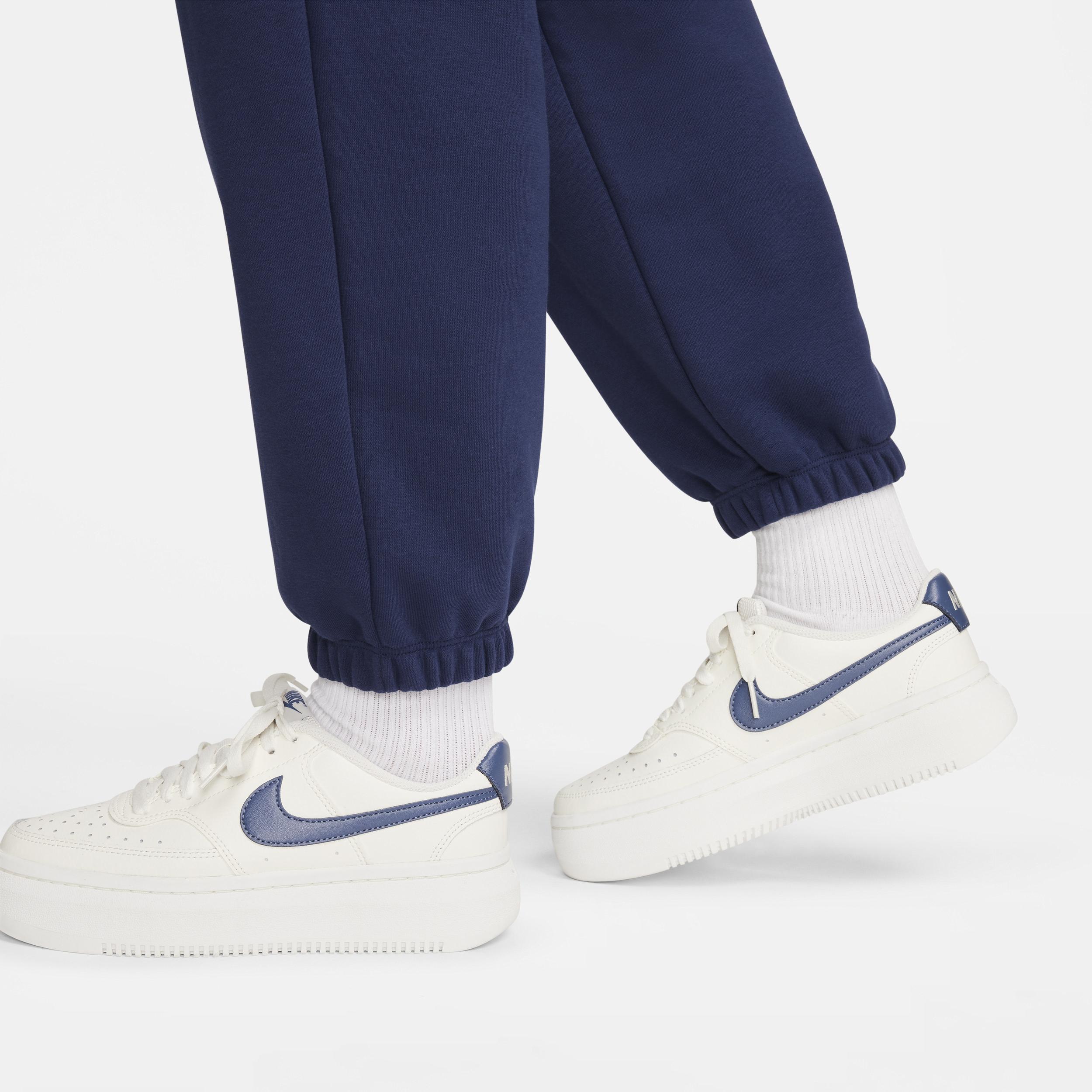 Women's Nike Sportswear Club Fleece Oversized Mid-Rise Sweatpants Product Image