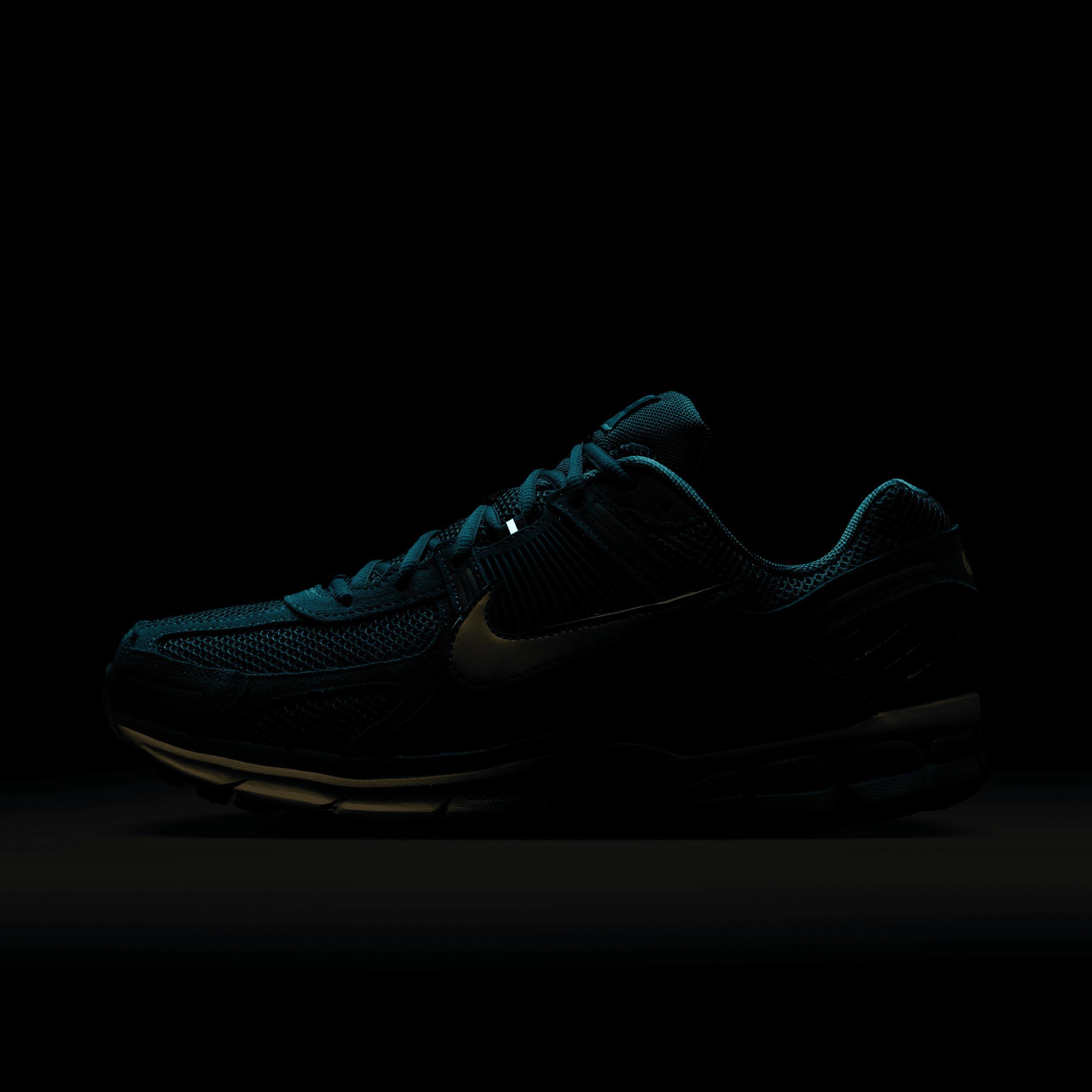 Nike Men's Zoom Vomero 5 Shoes Product Image