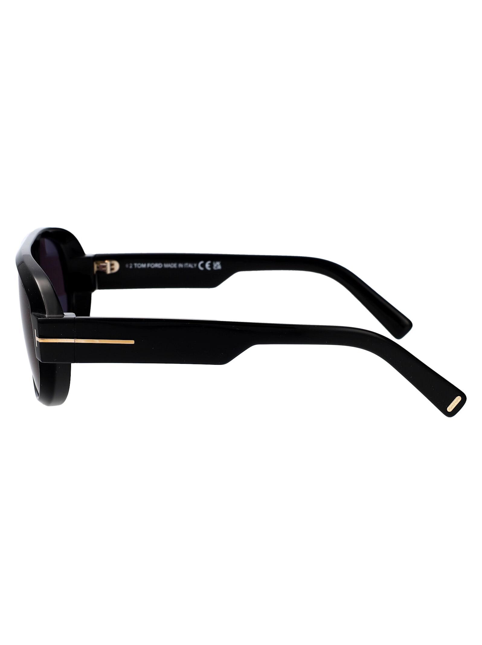 TOM FORD Sunglasses In 01a Nero Lucido / Fumo Product Image