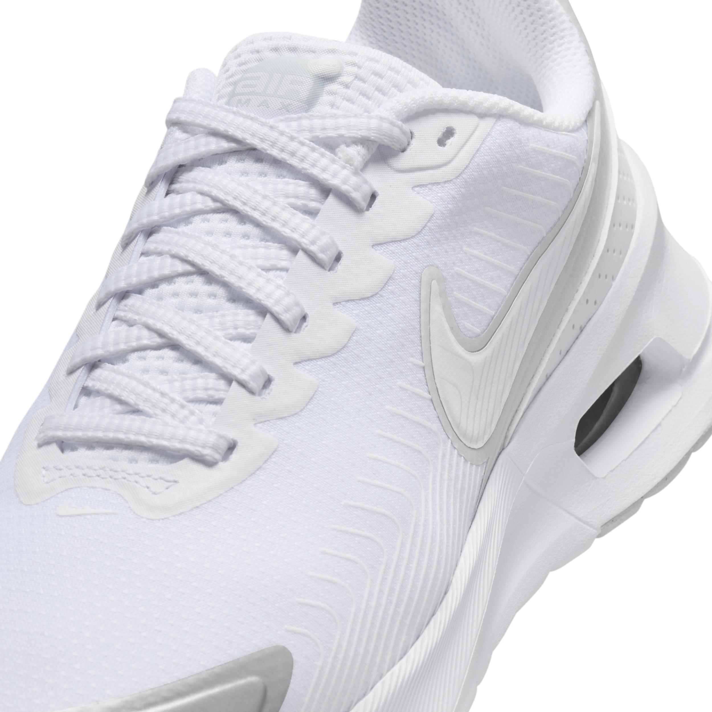 Nike Womens Air Max Nuaxis Sneaker Running Sneakers Product Image