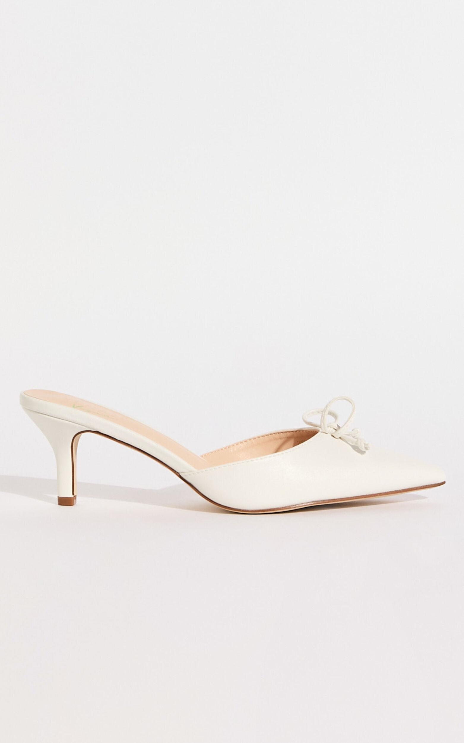 Verali - Zeke Heels in White Product Image