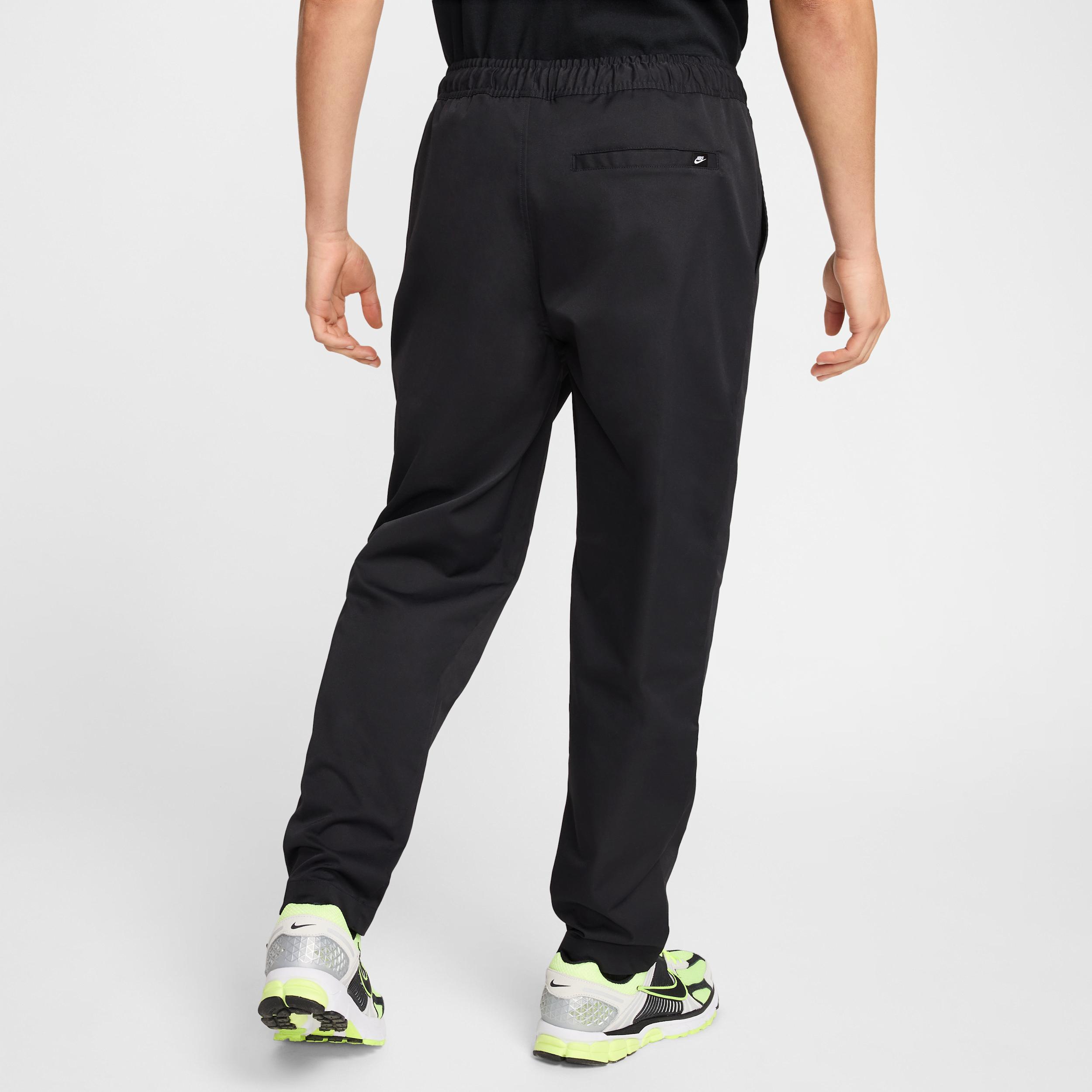 Nike Club Men's Woven Tapered Pants Product Image