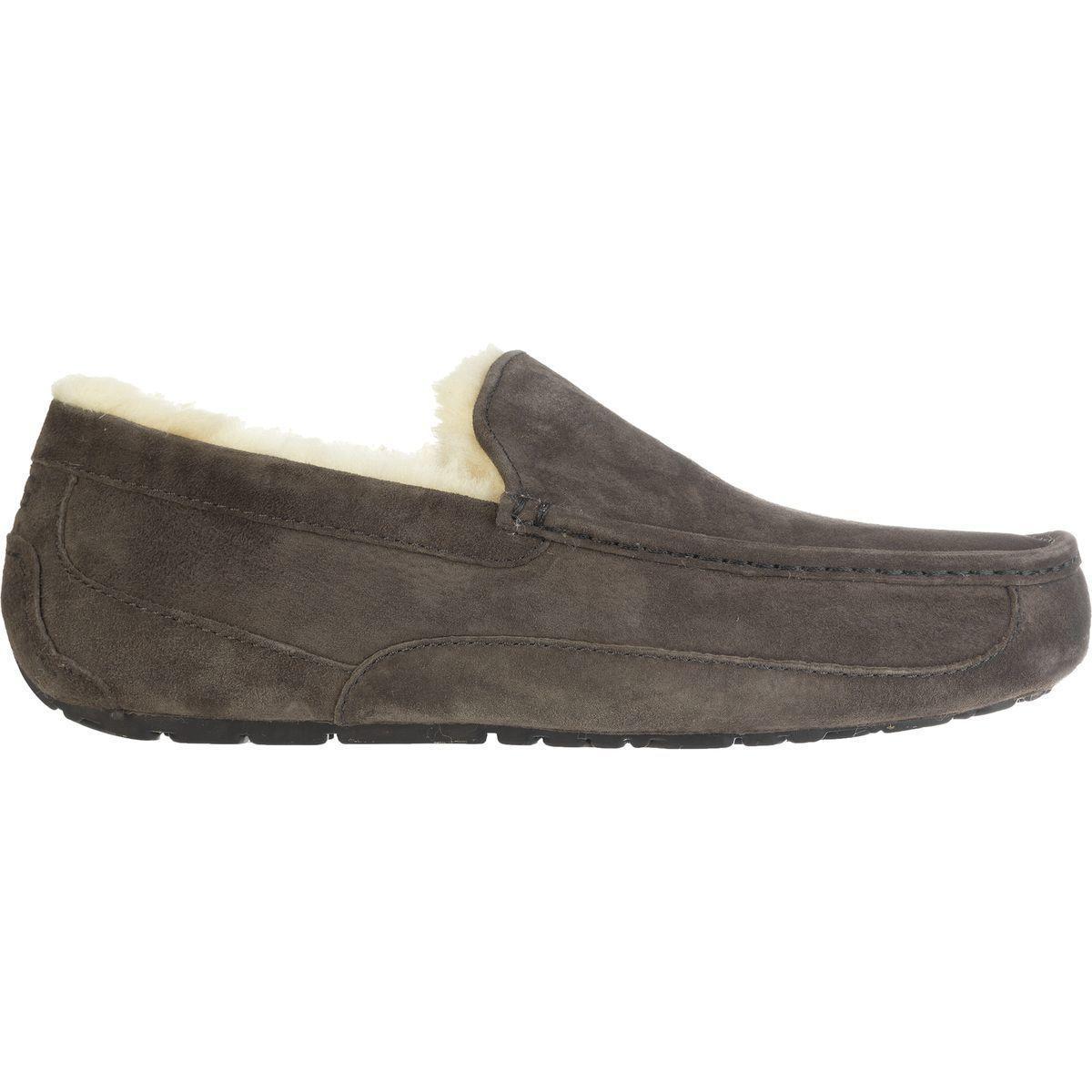 UGG(r) Ascot Leather Slipper Product Image