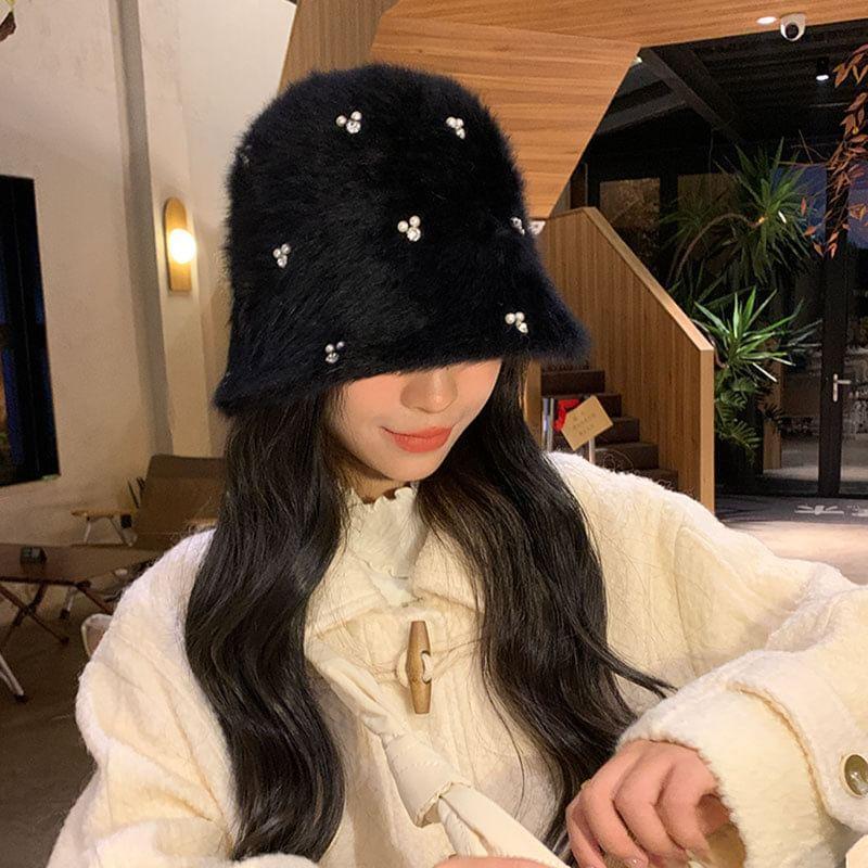 Plain Faux Pearl Fluffy Bucket Hat Product Image