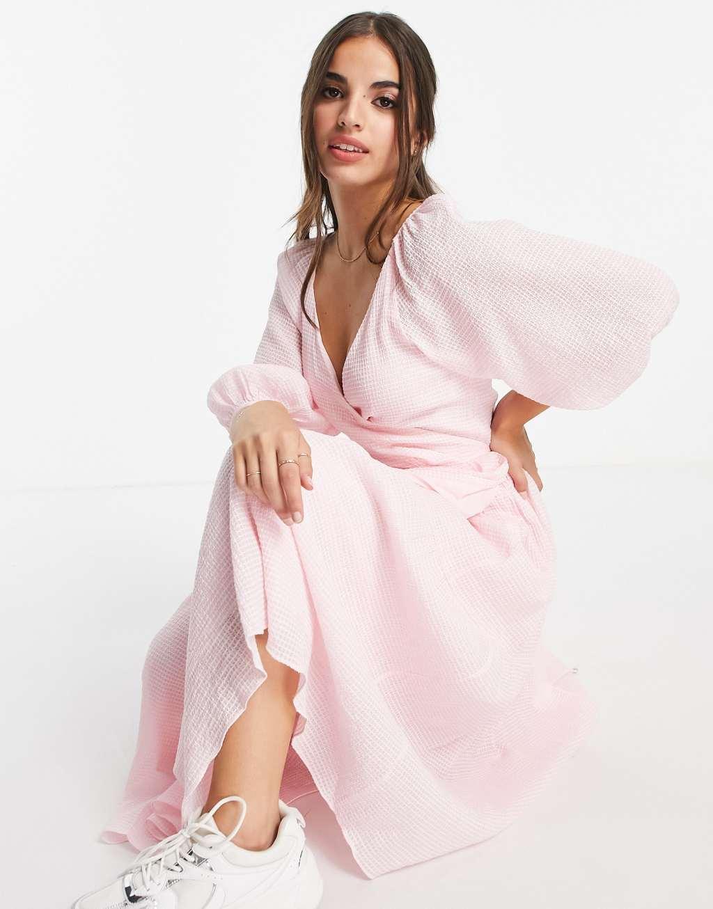 Ever New balloon sleeve smock tiered midi dress in pink Product Image