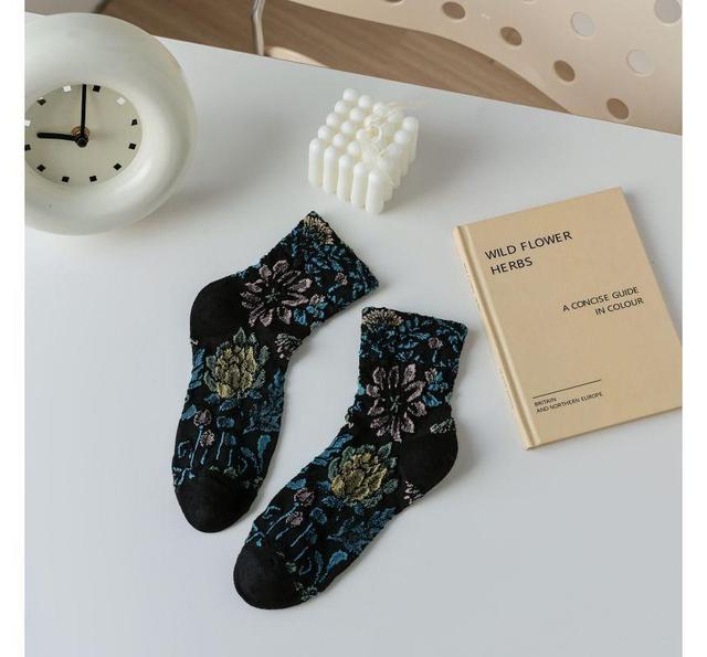 Floral Jacquard Socks Product Image