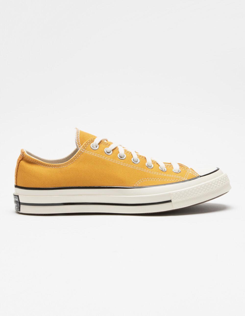 CONVERSE Chuck 70 Shoes Product Image