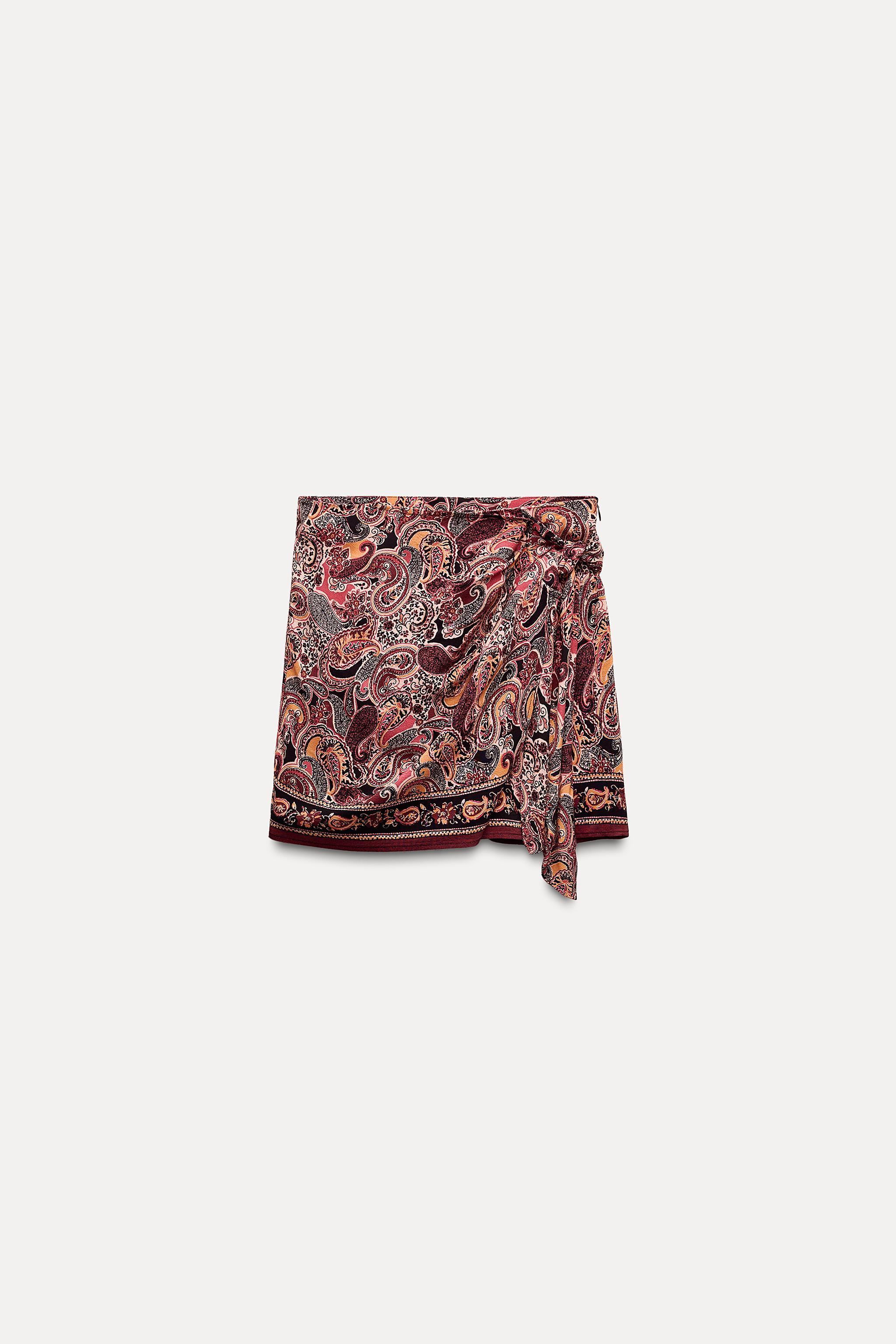 PRINTED WRAP SHORTS Product Image