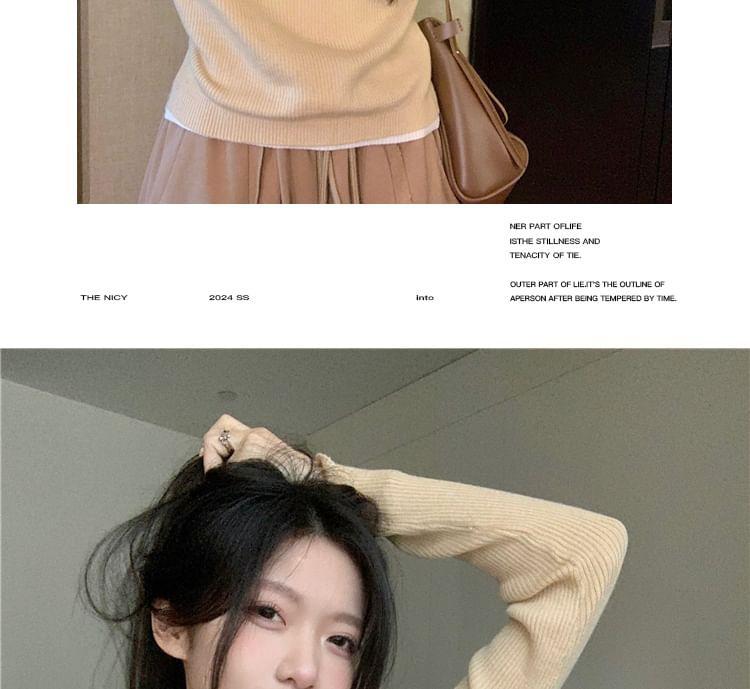 Long Sleeve V-Neck Two Tone Sweater Product Image