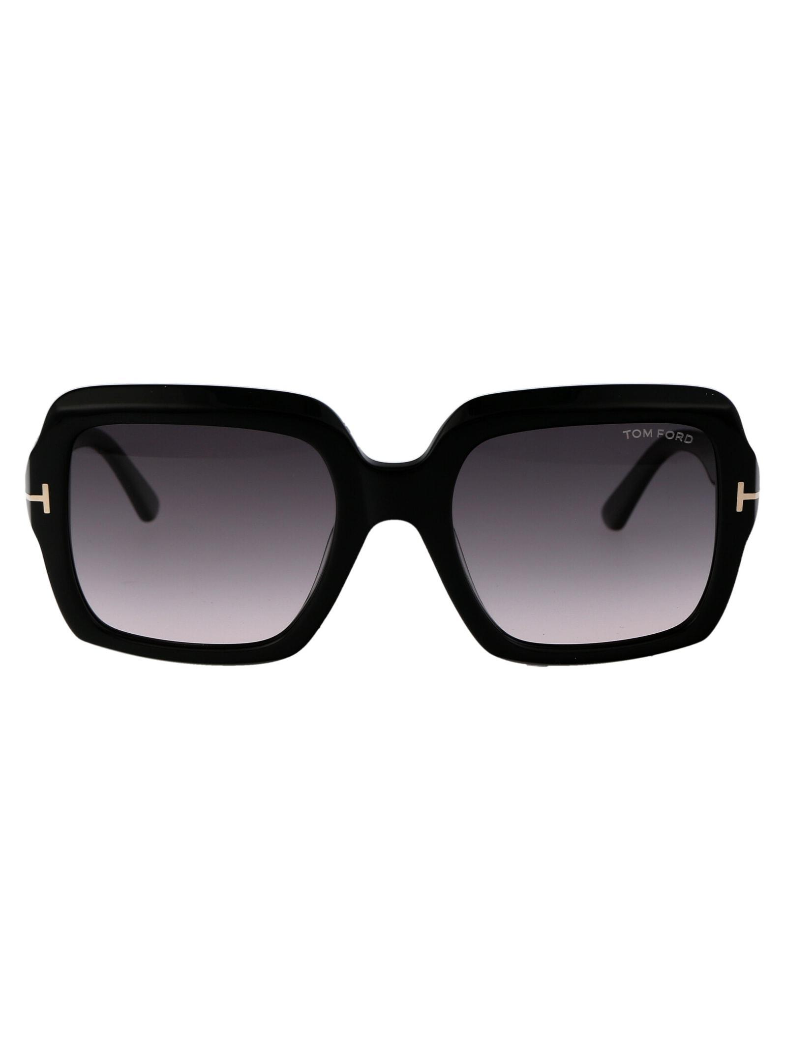 TOM FORD Sunglasses In 01b Nero Lucido / Fumo Grad Product Image