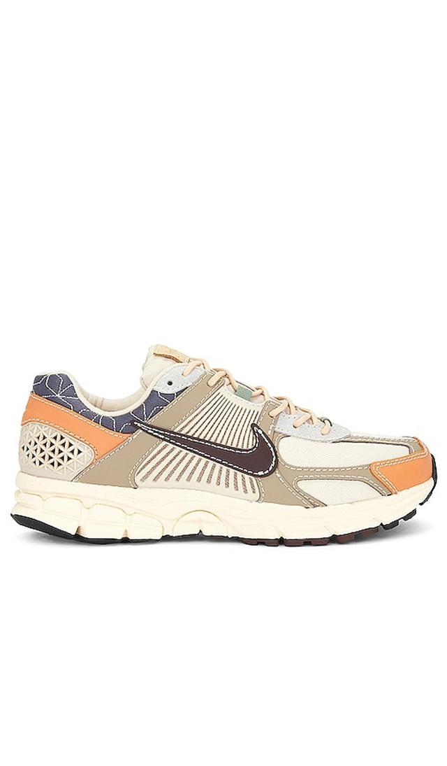 NIKE Zoom Vomero 5 In Brown Product Image