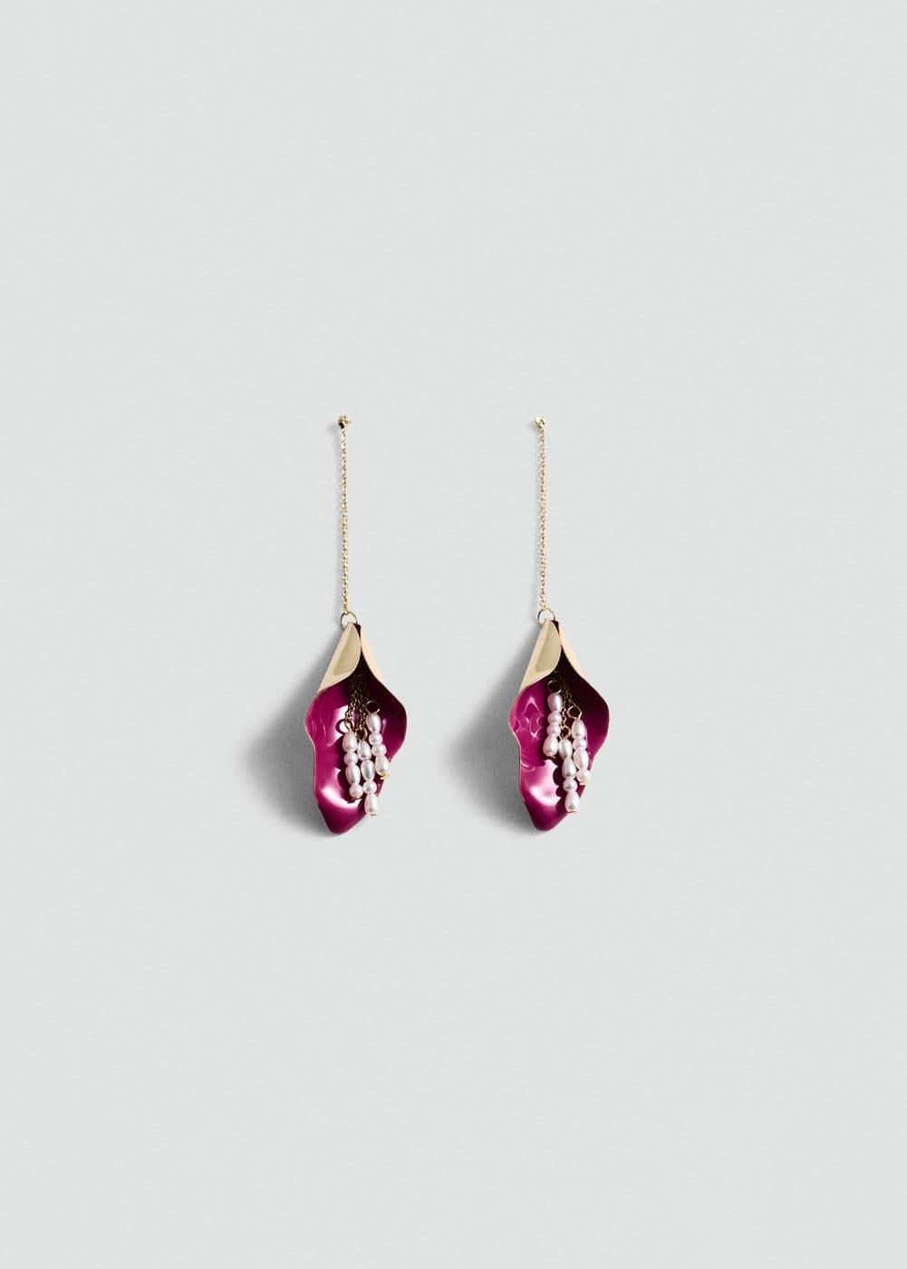 Long earrings with leaf design - Women | MANGO USA Product Image