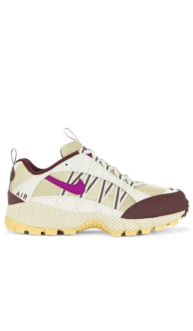 NIKE Air Humara Sneaker In Light Bone/viotech-e Product Image