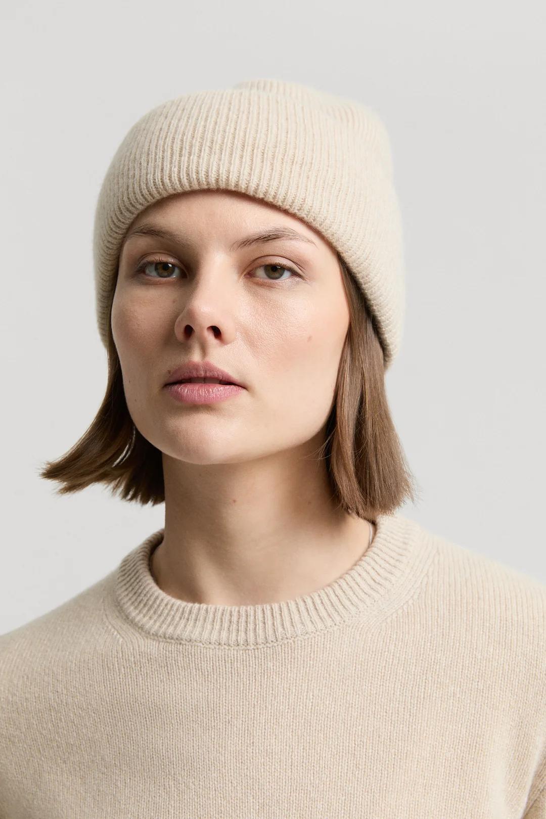 The Cashmere Beanie Product Image