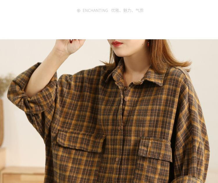 Long-Sleeve Plaid Pocketed Shirt Product Image