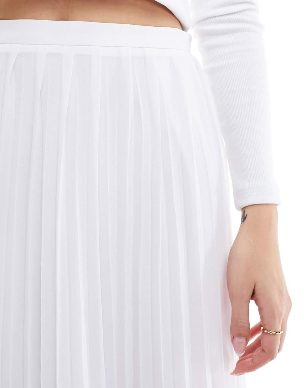 4th & Reckless chiffon pleated maxi skirt in white Product Image