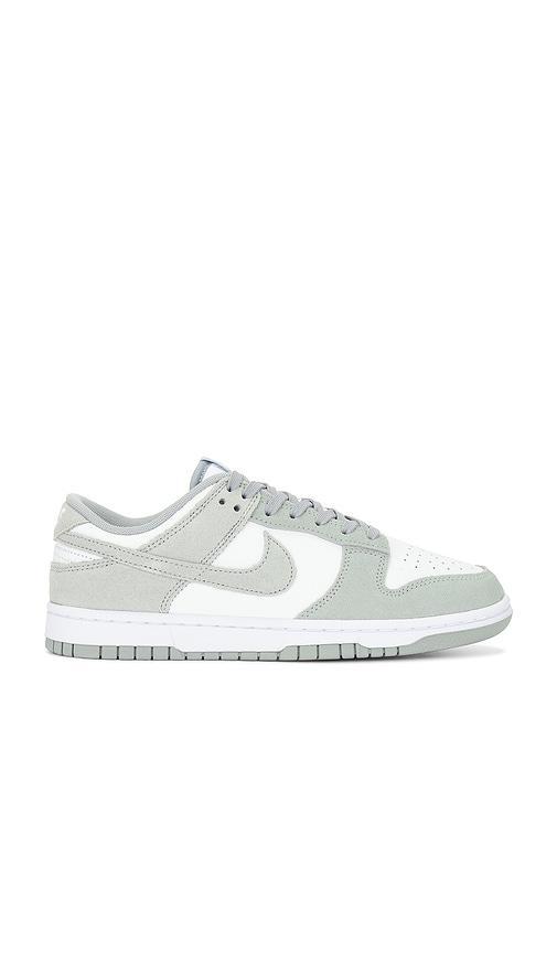 NIKE Dunk Low Retro Se In White & Light Pumice Product Image