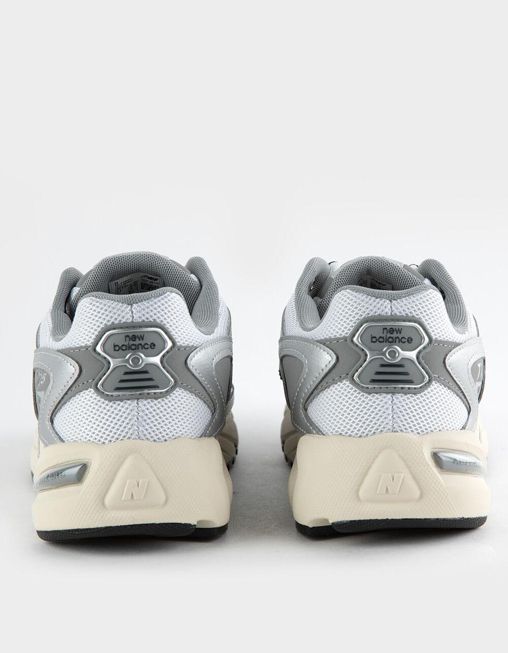 NEW BALANCE 725V1 Shoes Product Image