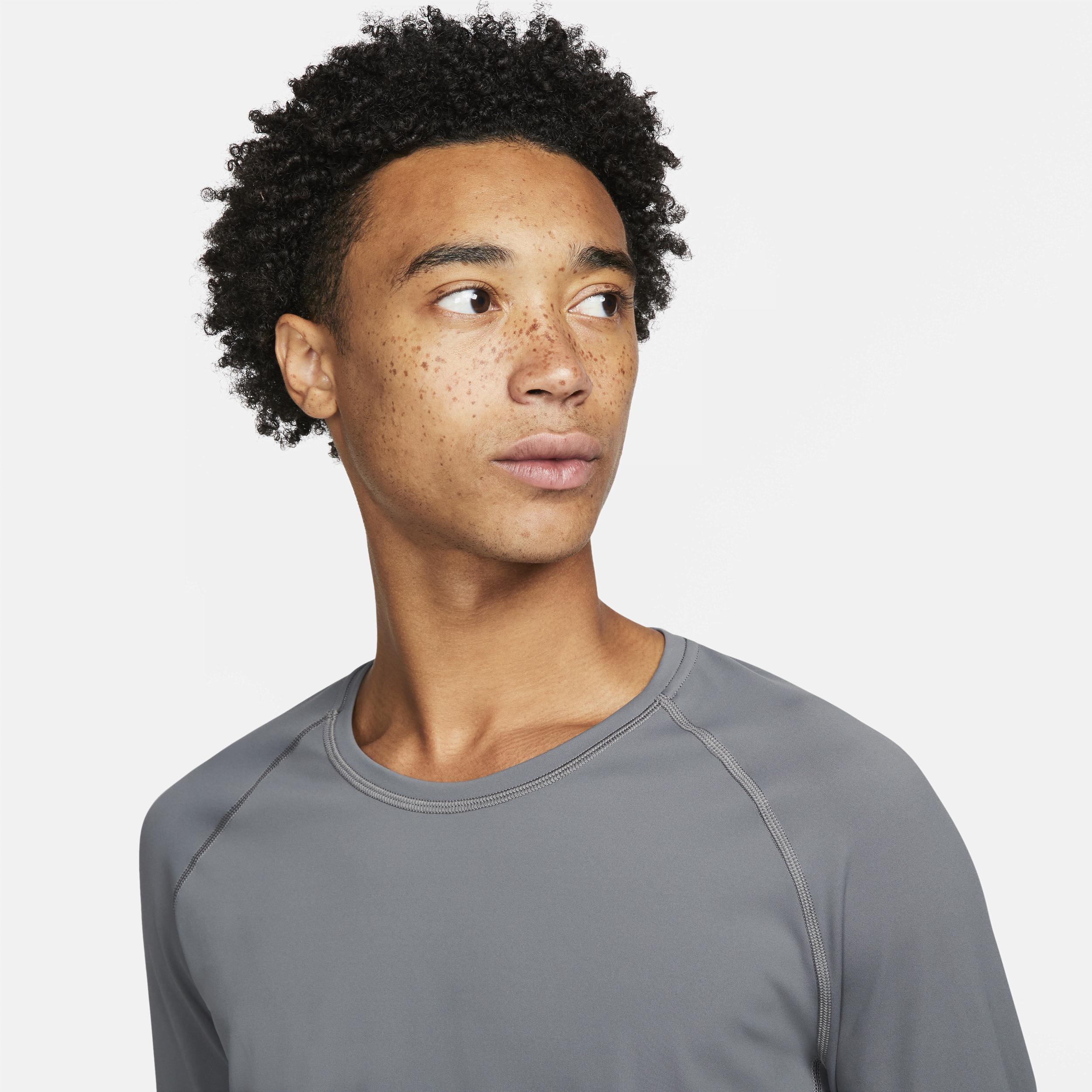 Nike Men's A.P.S. Dri-FIT ADV Versatile Top Product Image