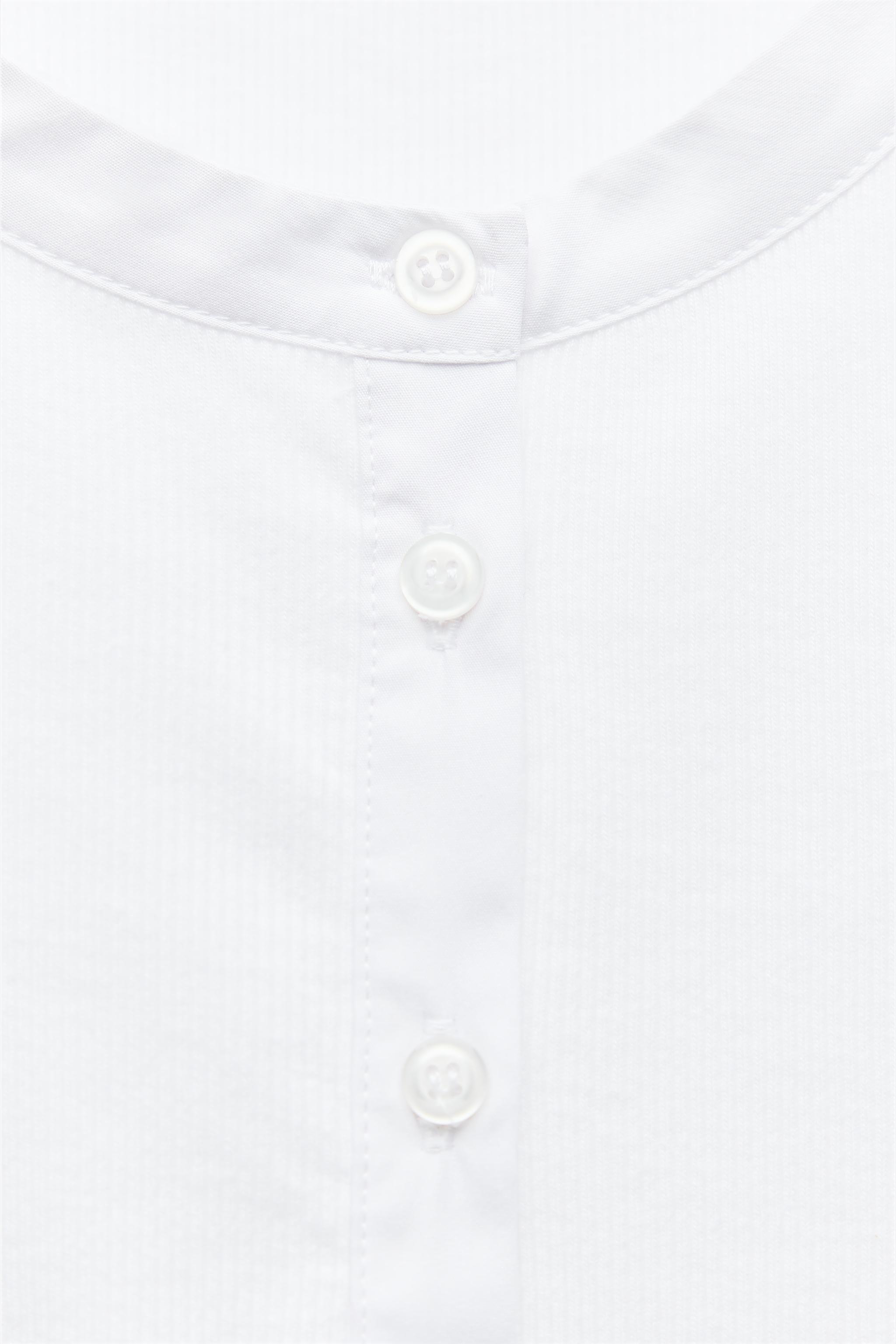 BUTTONED RIBBED TOP Product Image