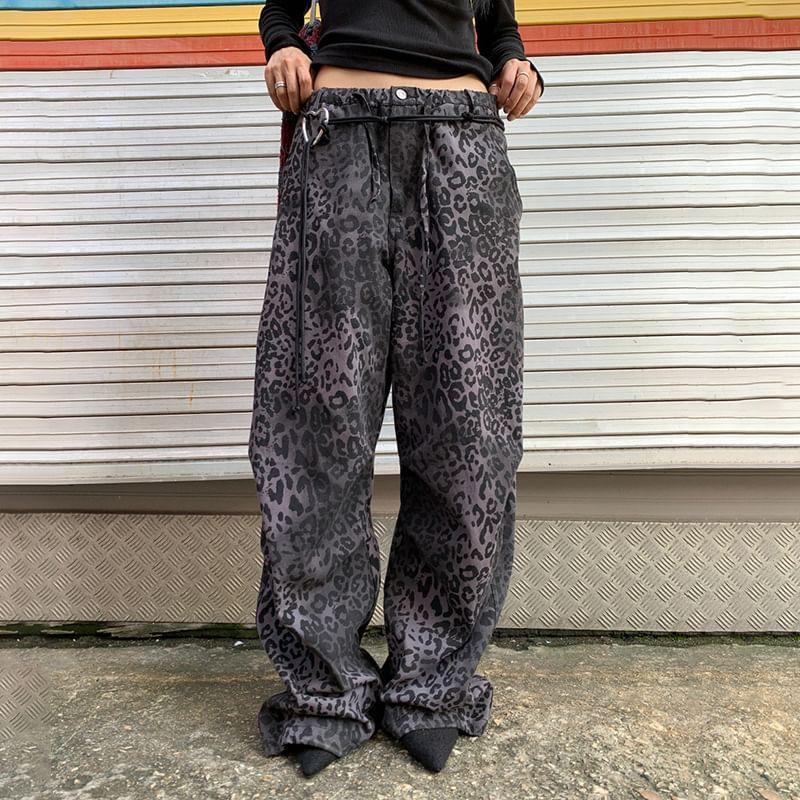 High Rise Leopard Wide Leg Pants Product Image