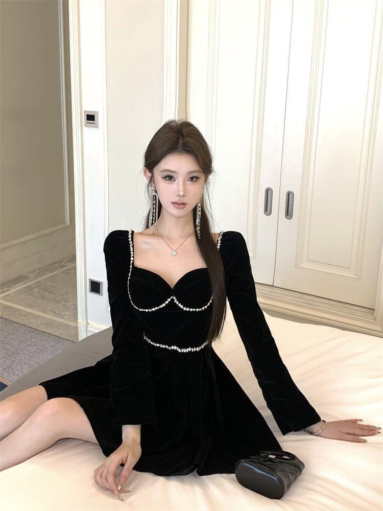 Long-Sleeve Sweetheart Neck Plain Rhinestone Mini A-Line Dress Product Image