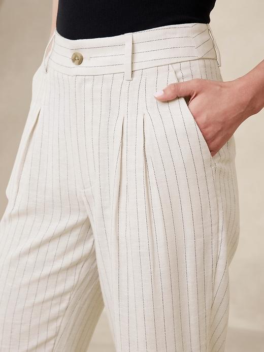 Linen-Blend Herringbone Pleated Pant Product Image