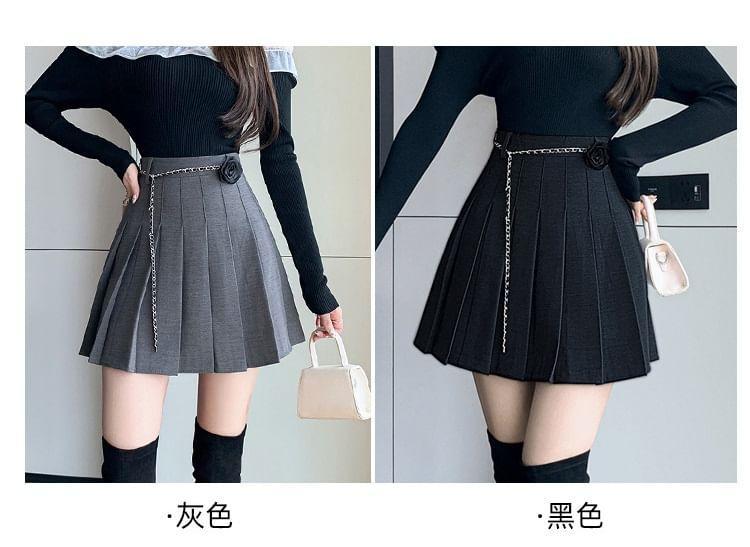 High Rise Pleated Mini A-Line Skirt / Flower Rise Chain / Set Product Image