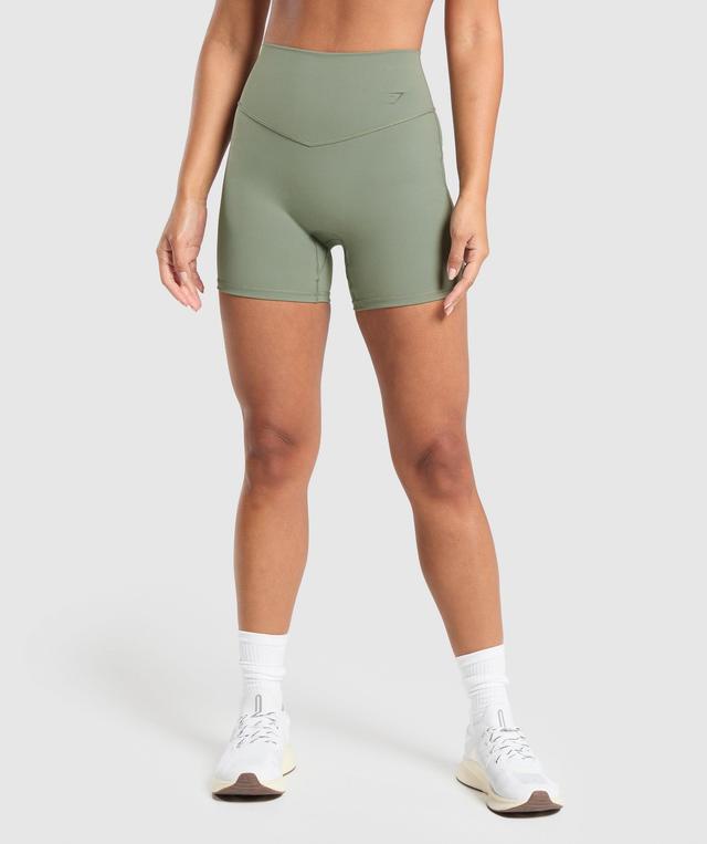 Elevate Shorts Product Image