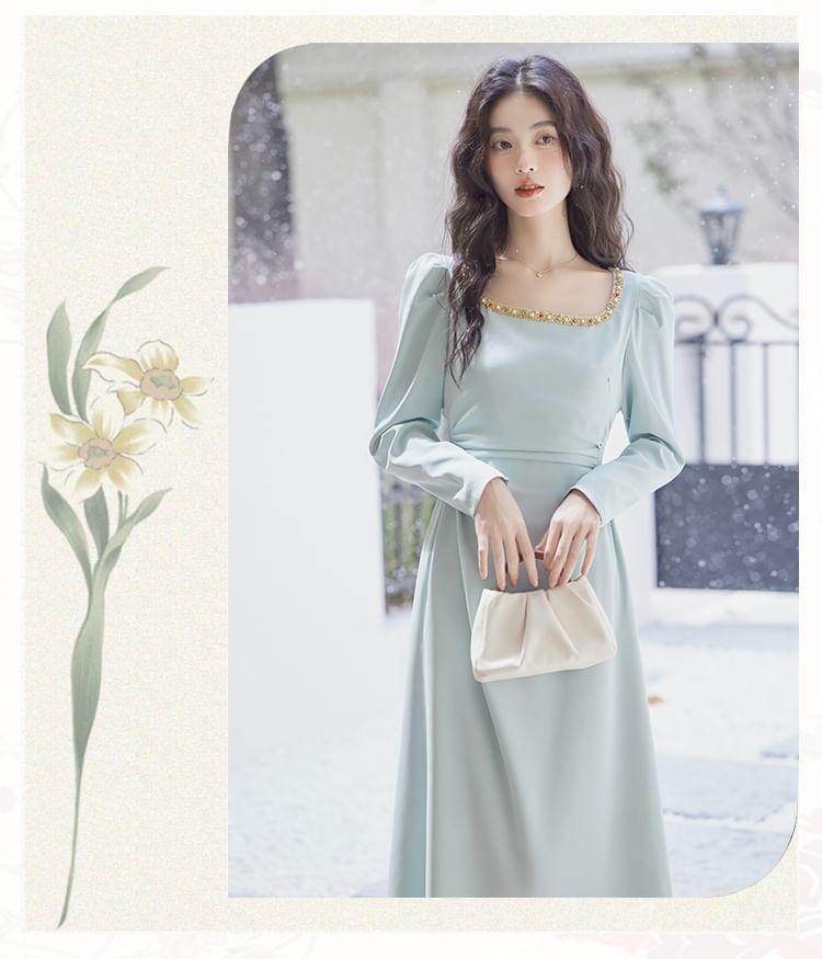 Long Sleeve Square Neck Plain Ruched A-Line Midi Dress Product Image