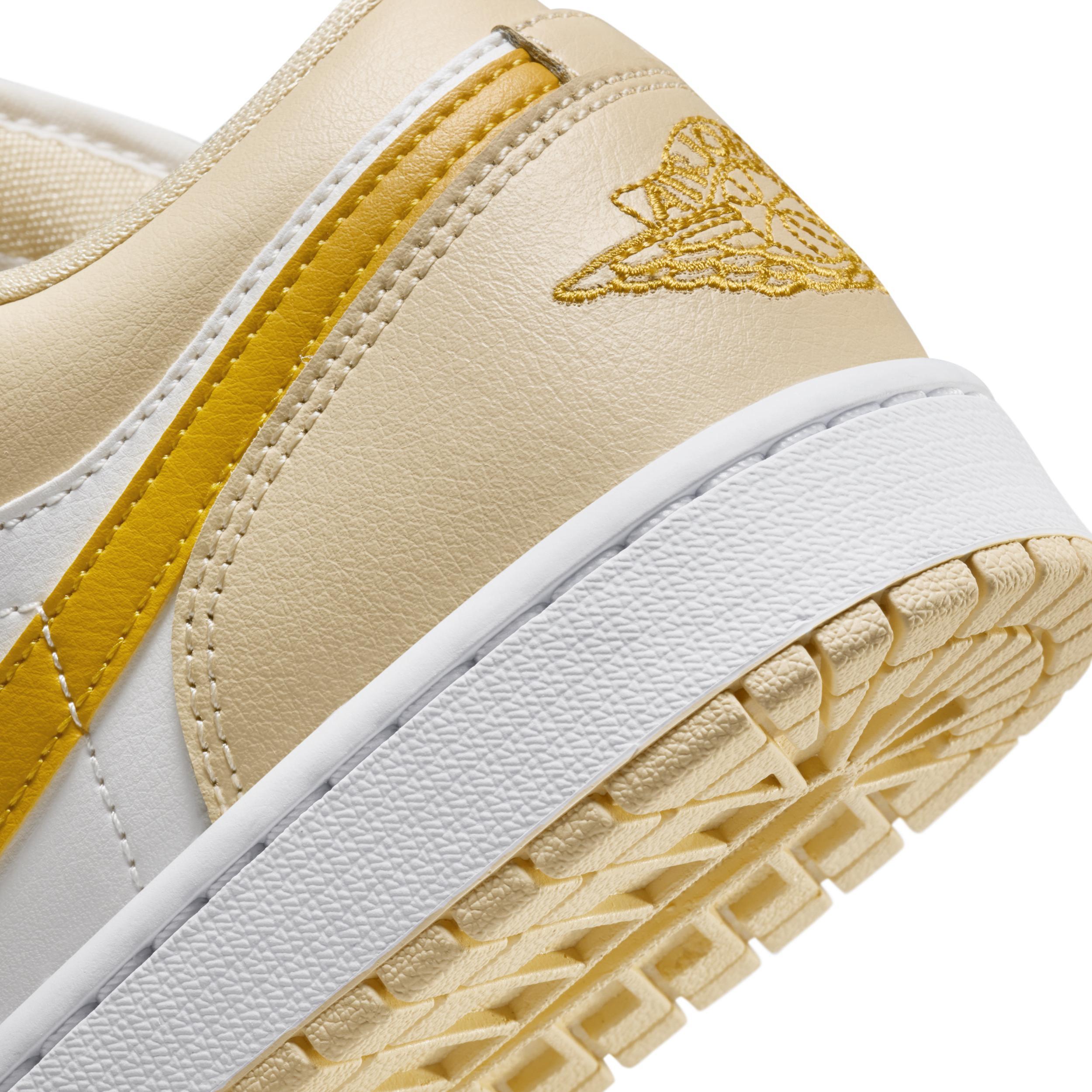 Women's Air Jordan 1 Low Shoes Product Image